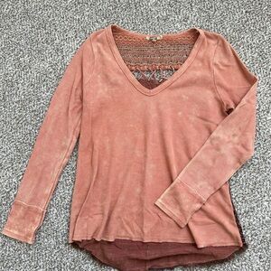 Gimmicks by BKE Soft Orange Thermal V-Neck Long Sleeve Blouse